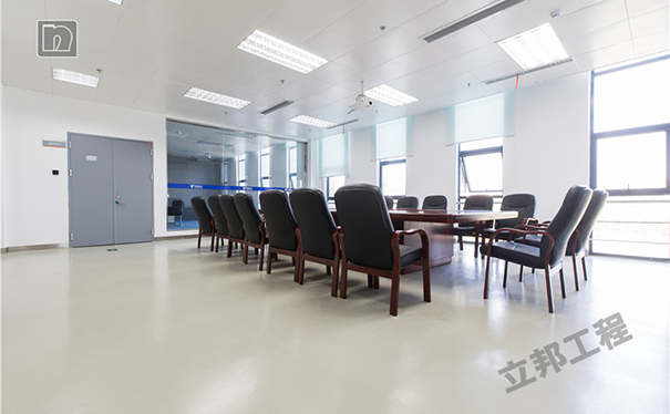 自流平地坪漆防水、防滑、防潮嗎?