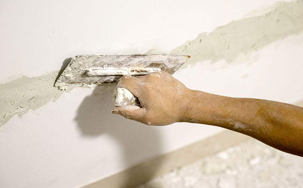 膩?zhàn)右话銕滋旄赏?才能在刷乳膠漆?