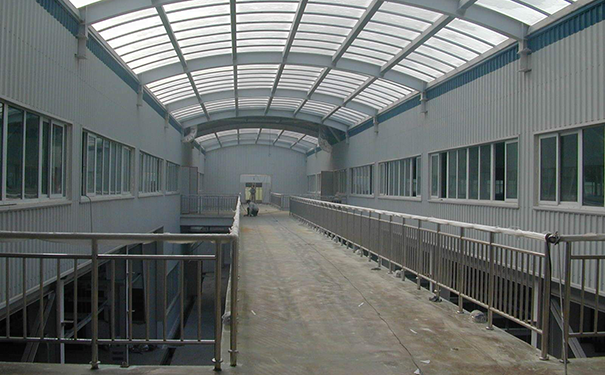 鋼結(jié)構(gòu)廠房造價(jià)多少錢一平方？