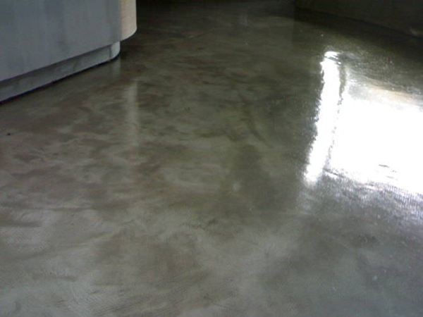 水泥自流平地面做法，自流平水泥地面怎么做?